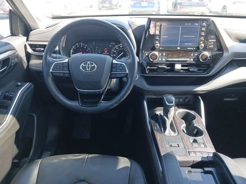 Used 2021 Toyota Highlander Limited image 28