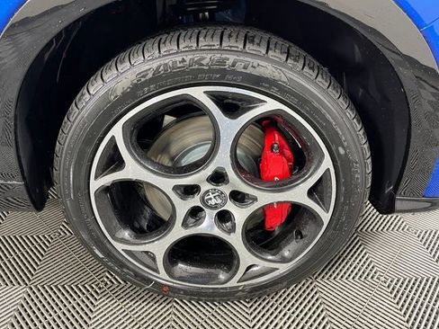 New 2025 Alfa Romeo Tonale w/ Premium Package image 5