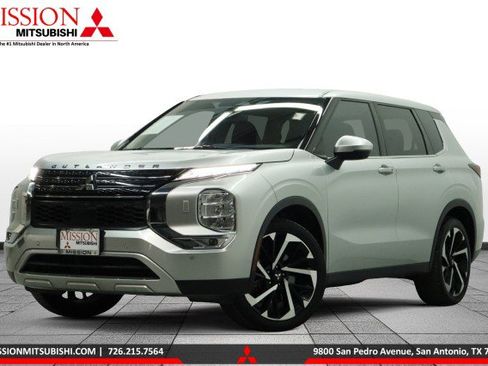 Used 2022 Mitsubishi Outlander SE AWD/4WD image 1