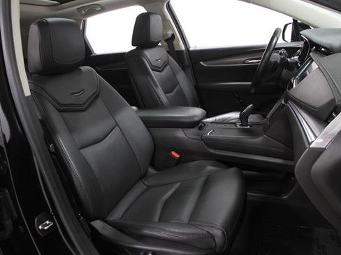 Used 2019 Cadillac XT5 Luxury AWD/4WD image 18