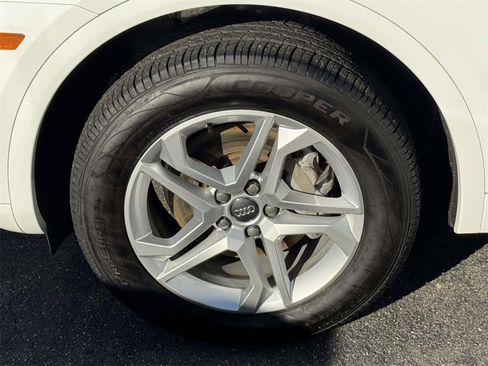 Used 2019 Audi Q5 2.0T Premium w/ Convenience Package image 6