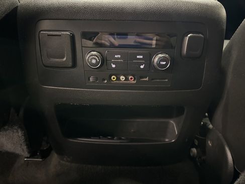 Used 2015 Chevrolet Suburban LTZ image 38