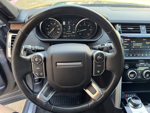 Used 2017 Land Rover Discovery HSE AWD/4WD image 22