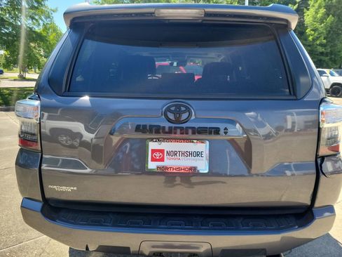 Used 2021 Toyota 4Runner SR5 Premium w/ Moonroof Package AWD/4WD image 5