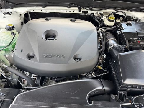 Used 2020 Volvo XC40 T5 R-Design w/ Protection Package Premier AWD/4WD image 29