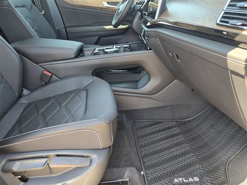 New 2026 Volkswagen Atlas SE image 12