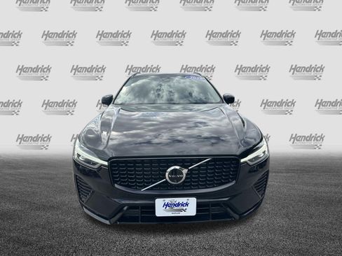 Certified 2025 Volvo XC60 B5 Plus image 40