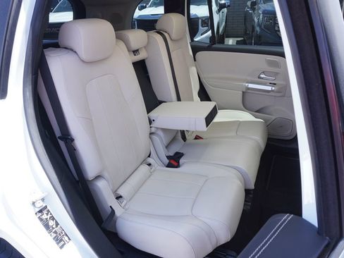 Used 2021 Mercedes-Benz GLB 250 4MATIC image 9