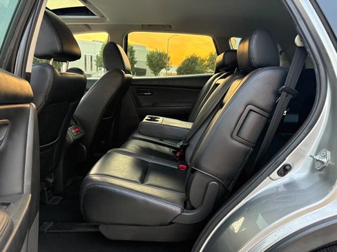 Used 2010 MAZDA CX-9 Touring w/ Moonroof & Bose Audio Pkg image 10