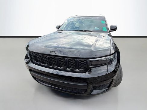 Used 2023 Jeep Grand Cherokee L Laredo AWD/4WD image 2