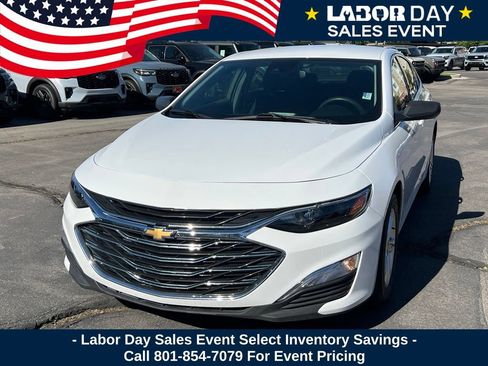 Used 2024 Chevrolet Malibu LS FWD image 2