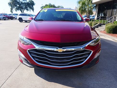 Used 2024 Chevrolet Malibu LT image 2