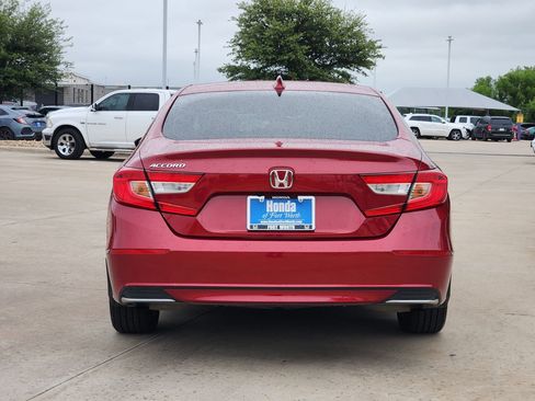 Used 2018 Honda Accord EX image 6