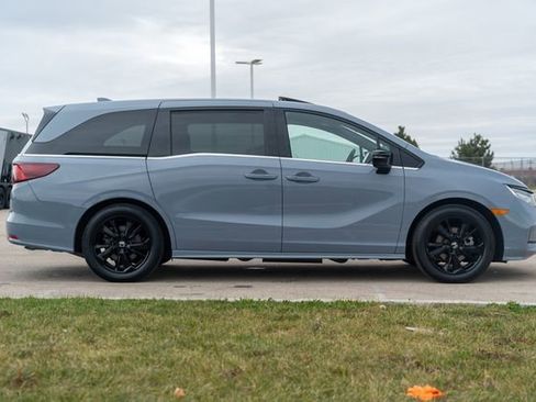 Used 2023 Honda Odyssey Sport image 8