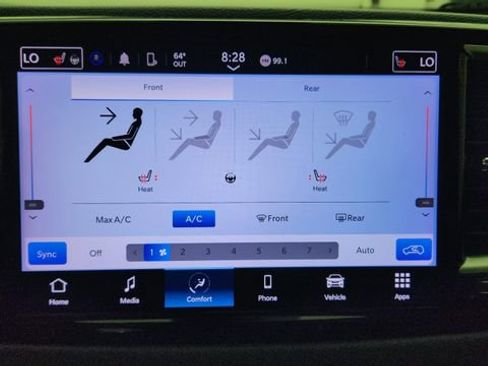 Used 2023 Chrysler Pacifica Touring-L FWD image 17