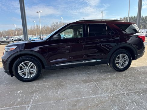Certified 2023 Ford Explorer XLT w/ Equipment Group 202A image 4