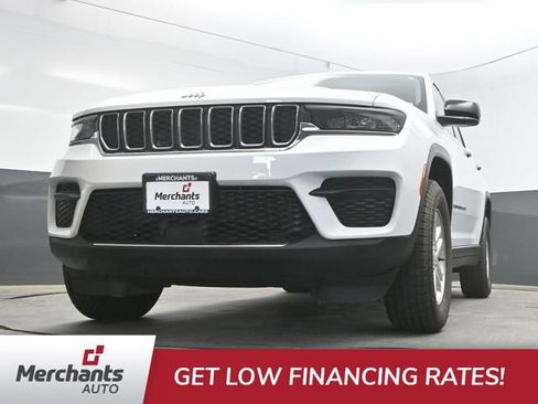 Used 2022 Jeep Grand Cherokee Laredo w/ Luxury Tech Group I AWD/4WD image 41
