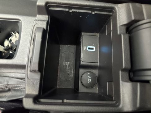 Used 2018 Ford Focus SEL w/ Cold Weather Package FWD image 42