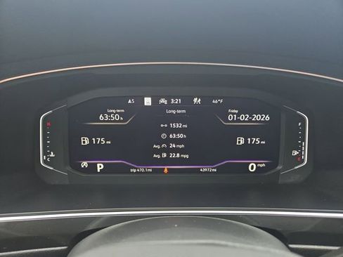 Used 2022 Volkswagen Tiguan SEL R-Line image 9