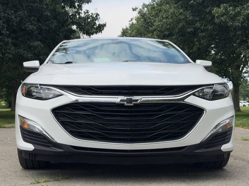 Used 2021 Chevrolet Malibu RS FWD image 2