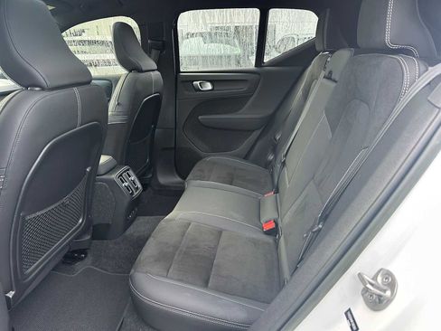 Certified 2023 Volvo XC40 Recharge Ultimate image 15