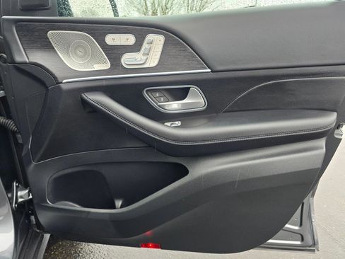 Used 2025 Mercedes-Benz GLE 450e 4MATIC image 26