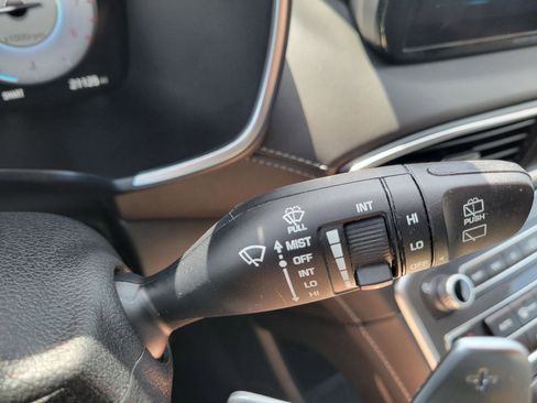 Used 2022 Hyundai Santa Fe SEL w/ Convenience + Premium Package FWD image 15