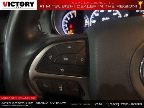 Used 2021 Jeep Grand Cherokee Laredo AWD/4WD image 38
