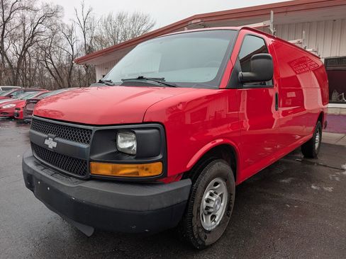 Used 2015 Chevrolet Express 2500 Extended image 3