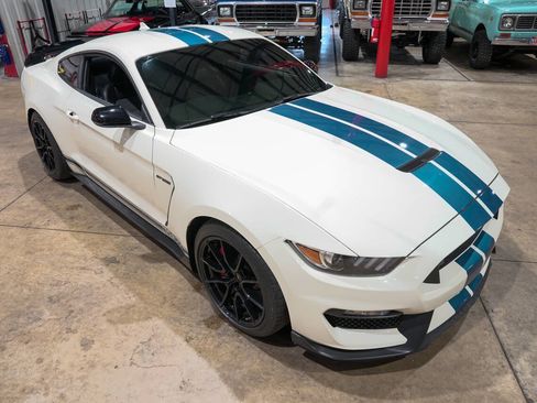Used 2020 Ford Mustang Shelby GT350 w/ Technology Package RWD image 14