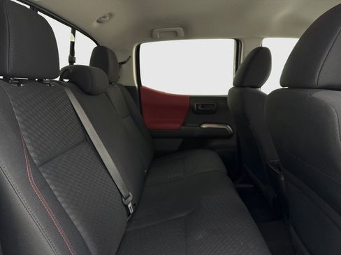 Used 2022 Toyota Tacoma SR5 RWD image 45