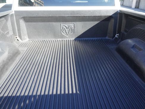 Used 2012 RAM 1500 Classic SLT w/ Luxury Group image 34