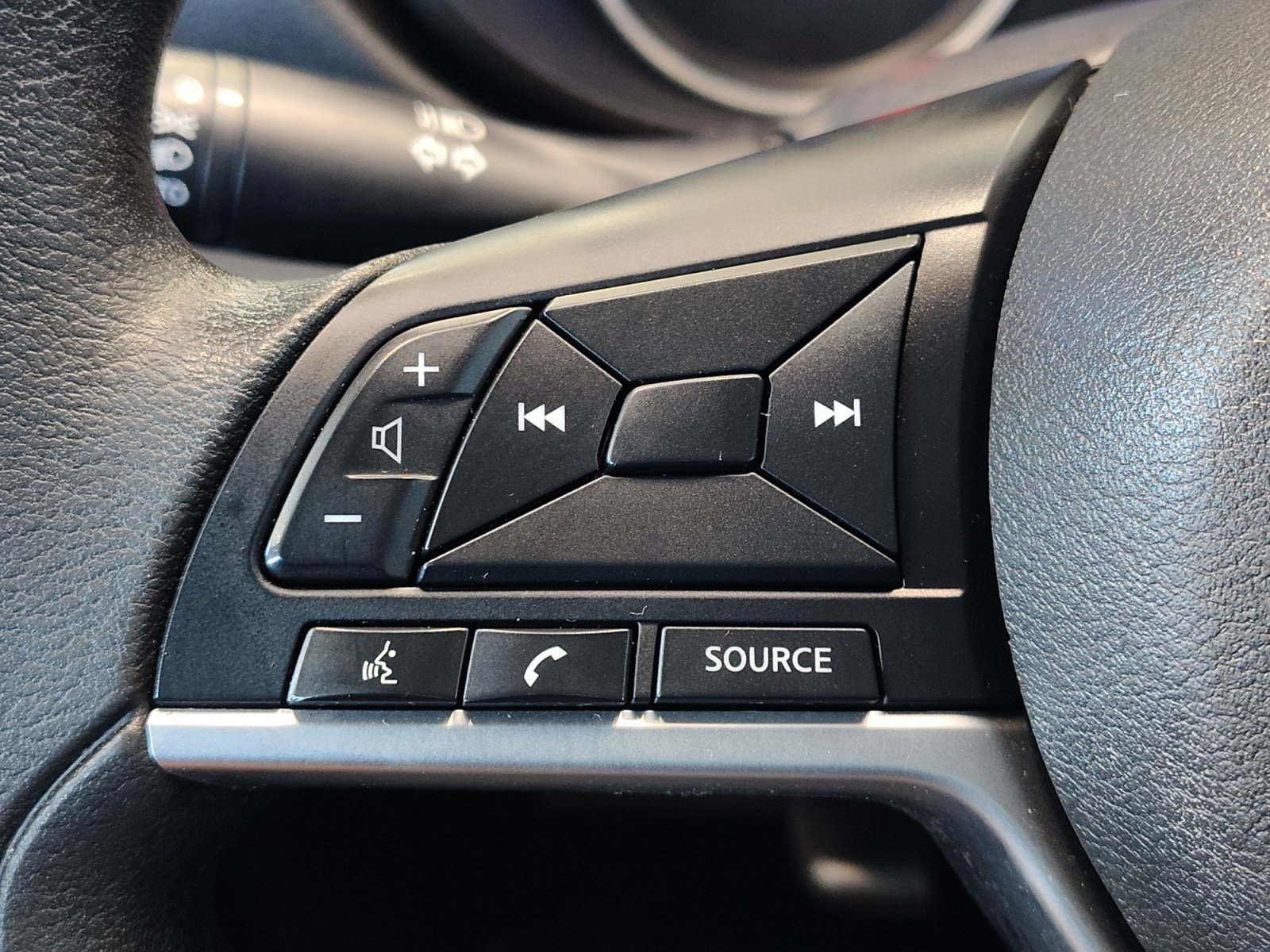 Used 2021 Nissan Versa S FWD image 17