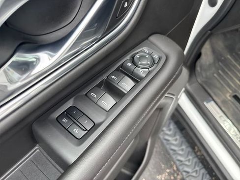 Used 2021 Chevrolet Tahoe Z71 w/ Z71 Signature Package AWD/4WD image 13