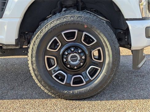 Used 2025 Ford F250 Platinum w/ FX4 Off-Road Package image 10
