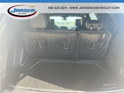 Used 2023 Chevrolet Traverse Premier FWD image 27