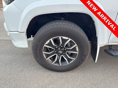 Used 2022 Toyota Tacoma TRD Sport w/ TRD Premium Sport Package image 9