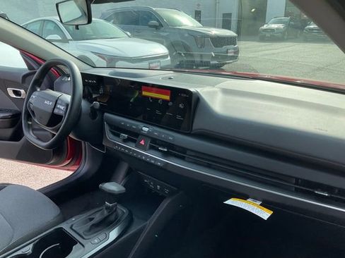 New 2025 Kia K4 LXS image 49