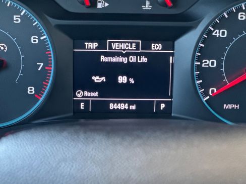 Used 2018 Chevrolet Malibu LT image 25