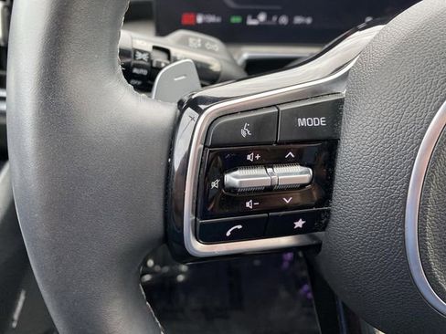 Certified 2024 Kia Sorento SX Prestige image 32