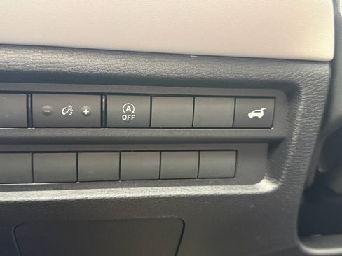 New 2026 Mitsubishi Outlander SE image 24