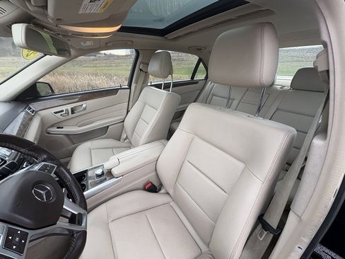 Used 2014 Mercedes-Benz E 350 4MATIC Sedan image 34