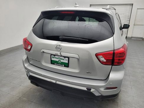 Used 2019 Nissan Pathfinder SV FWD image 7