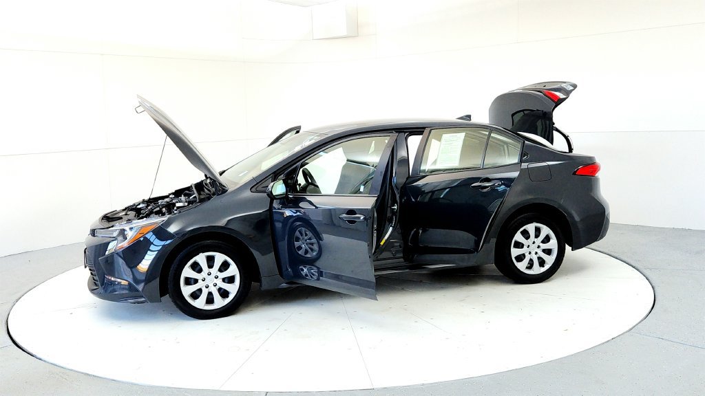 Used 2024 Toyota Corolla LE FWD image 10