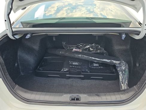 Used 2025 Nissan Altima 2.5 SV w/ SV Premium Package FWD image 29
