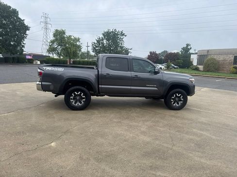 Used 2020 Toyota Tacoma TRD Off-Road AWD/4WD image 14