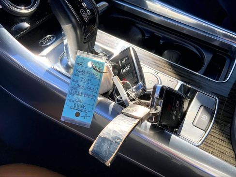 Used 2019 Land Rover Range Rover Sport HSE Dynamic image 14