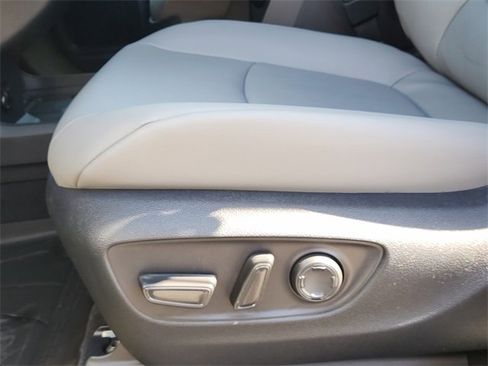 New 2026 Toyota Sienna XLE image 17