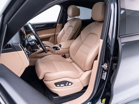 Used 2021 Porsche Cayenne Coupe image 5