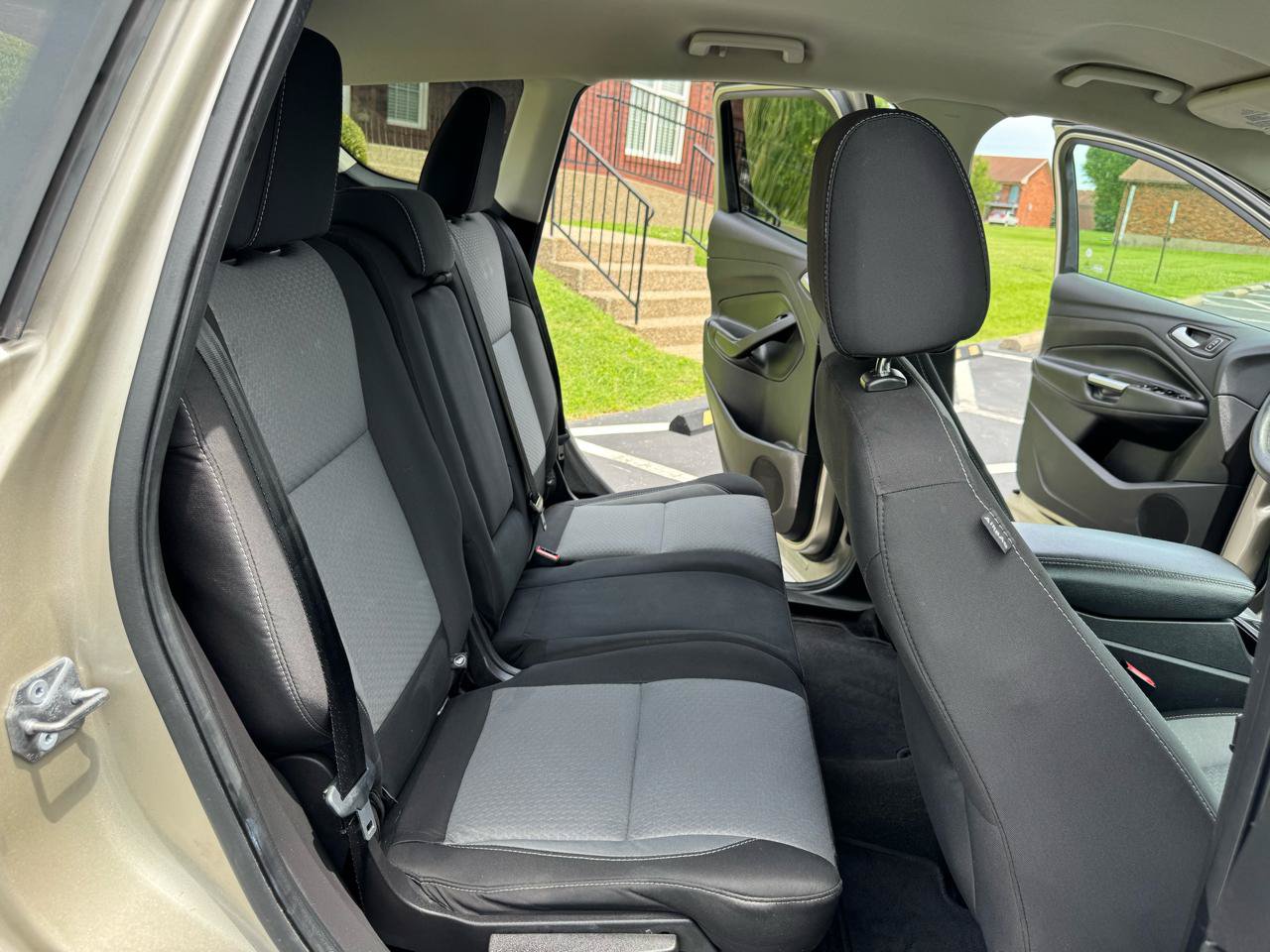 Used 2018 Ford Escape SE w/ SE Sync 3 Package AWD/4WD image 21